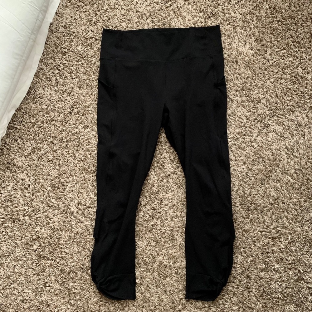 SIZE XL FABLETICS PURELUXE CROPPED LEGGINGS